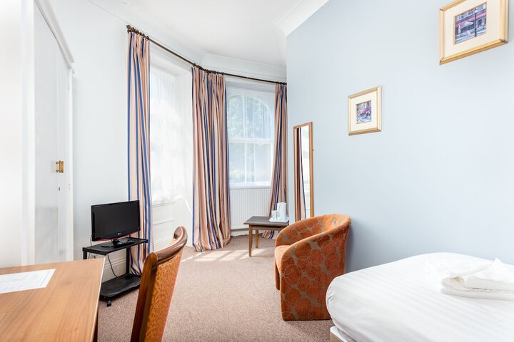 Room 12 of 41