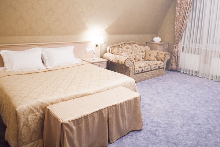 Room 7 of 48