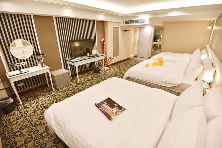 Room 6 of 26