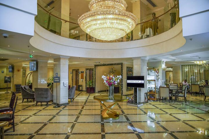 Entrance & Lobby