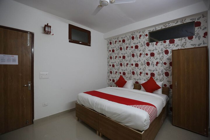Room 13 of 15