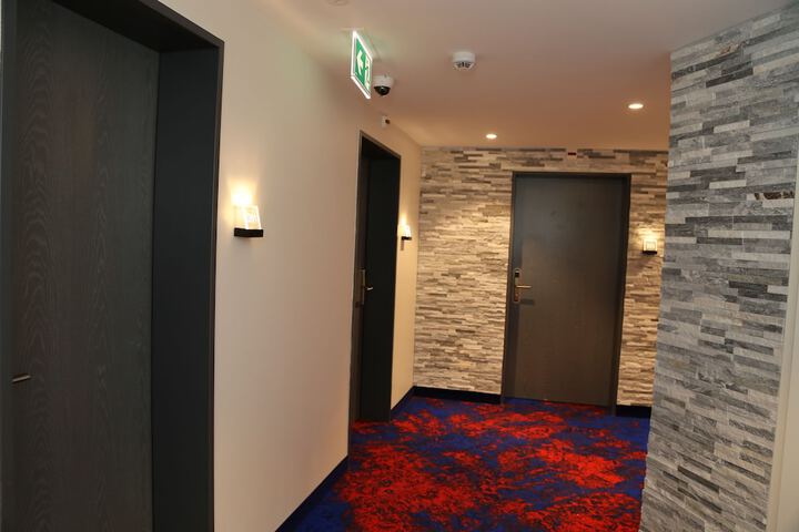 Ballroom/Hall 42 of 54