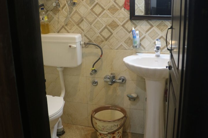 Room 12 of 26