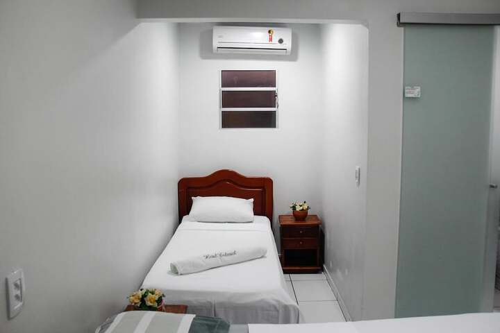 Room 5 of 17