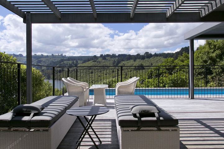 Sundeck 21 of 22