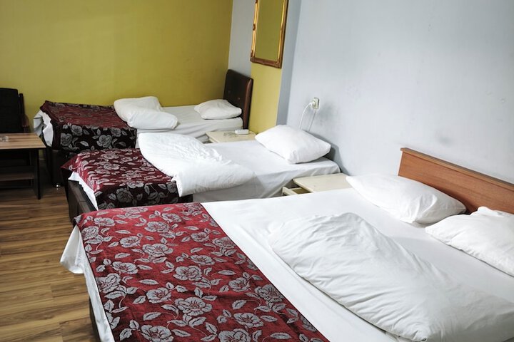 Room 4 of 6