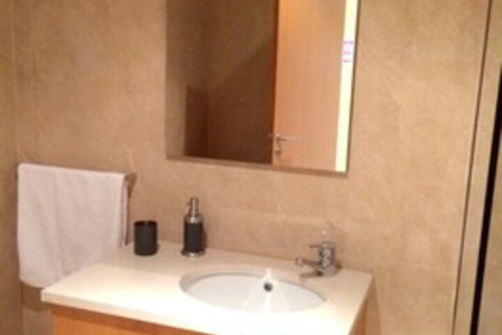 Room 46 of 190
