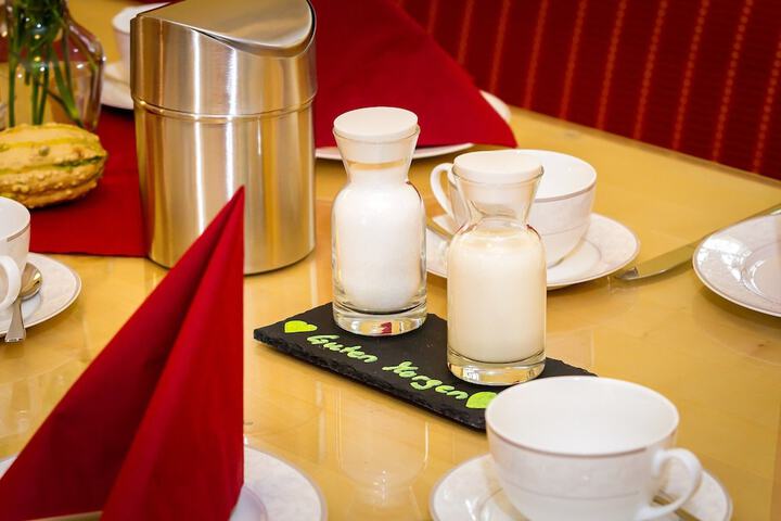 Breakfast/Coffee Service 13 of 30
