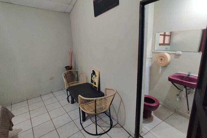 Room 13 of 48