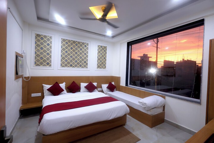 Room 11 of 26