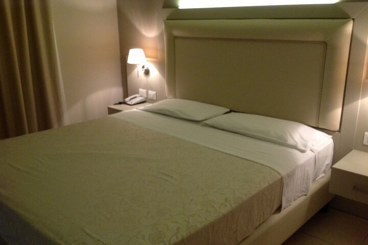 Room 27 of 44