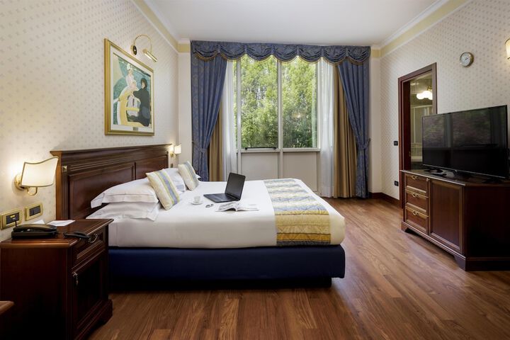 Room 21 of 49