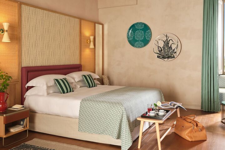 Room 4 of 53