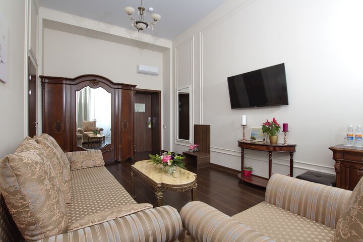 Room 15 of 52