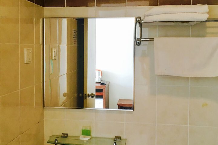 Room 15 of 38