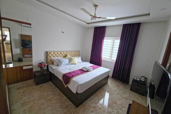 Room 5 of 28