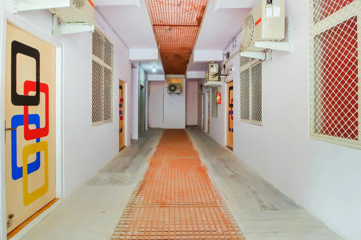Room 9 of 10
