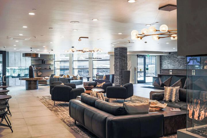 Hotel Interior 10 of 215