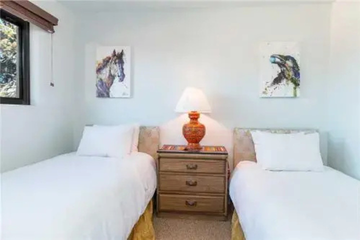 Room 6 of 14