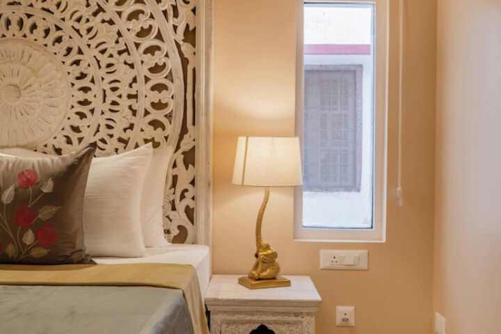 Room 53 of 226
