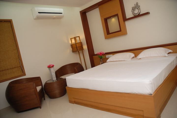 Room 15 of 36