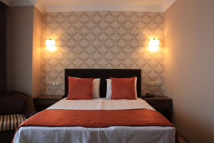 Room 4 of 111