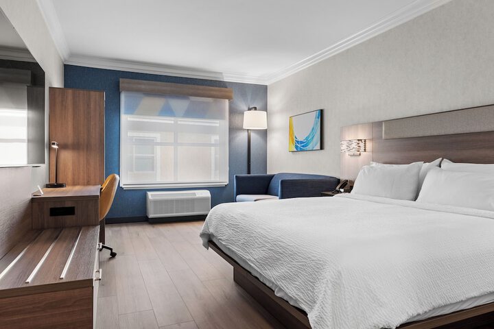Room 14 of 85
