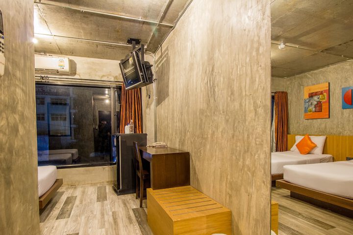 Room 5 of 28