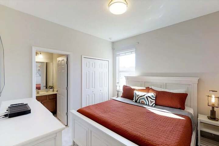 Room 3 of 74