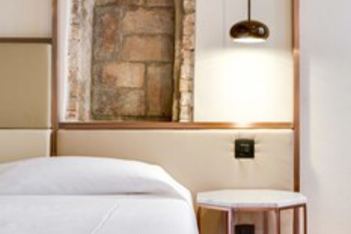 Room 35 of 39