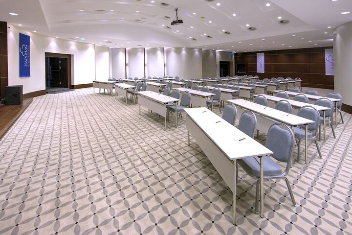 Room 14 of 83