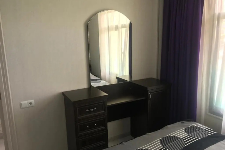 Room 3 of 10