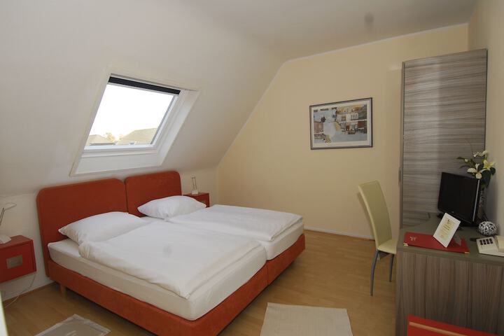 Room 9 of 44