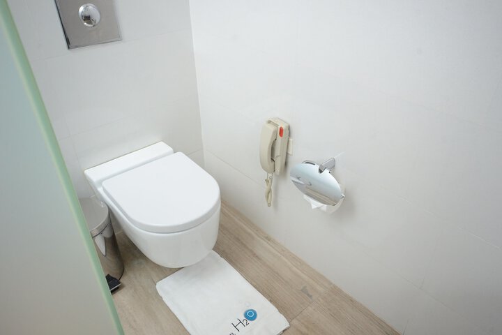 Room 120 of 204