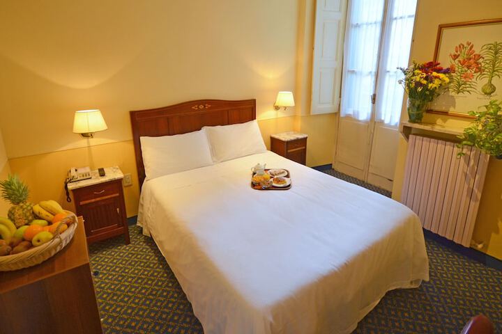 Room 6 of 38