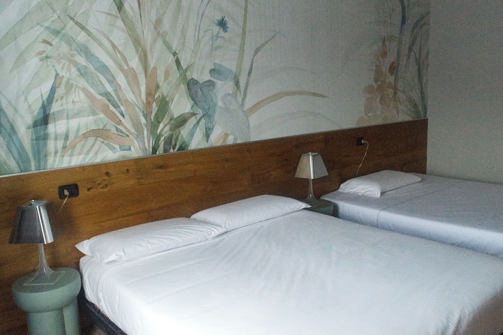 Room 6 of 19