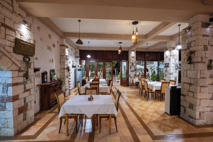 Hotel 144 of 178