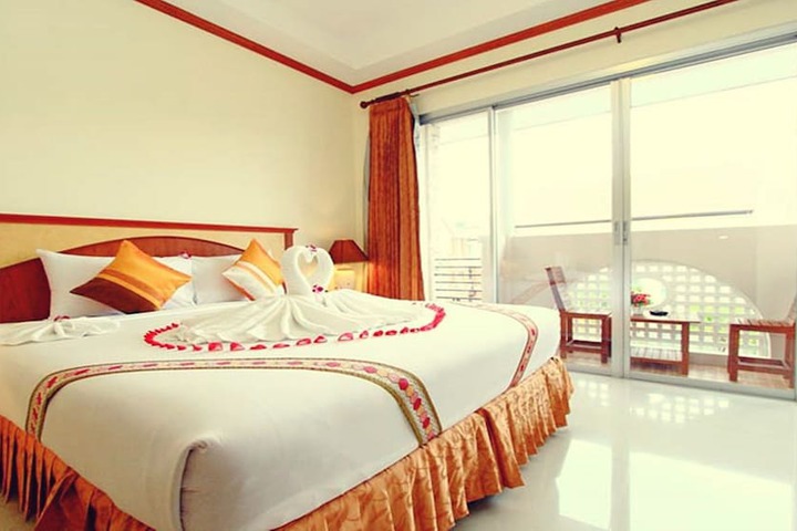 Room 14 of 65