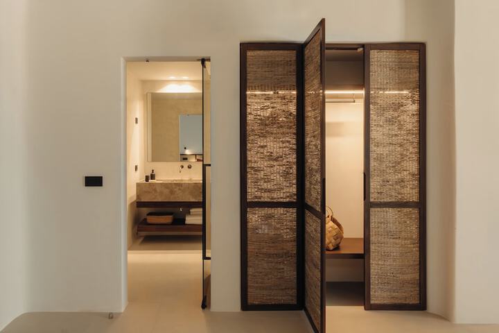 Room 65 of 95