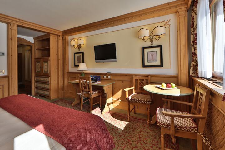 Room 13 of 89