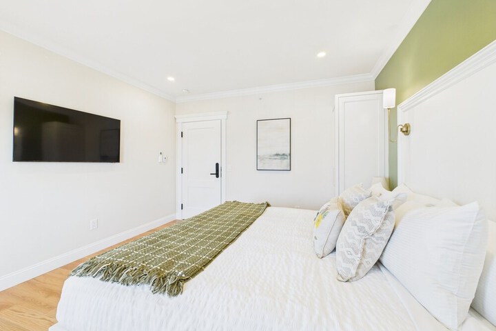 Room 30 of 209