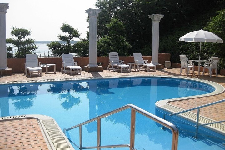 Hotel Pool