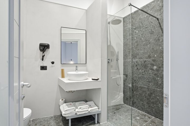 Room 43 of 74