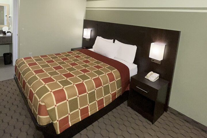 Room 19 of 66
