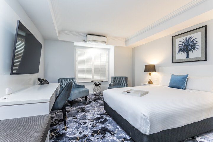 Room 14 of 24