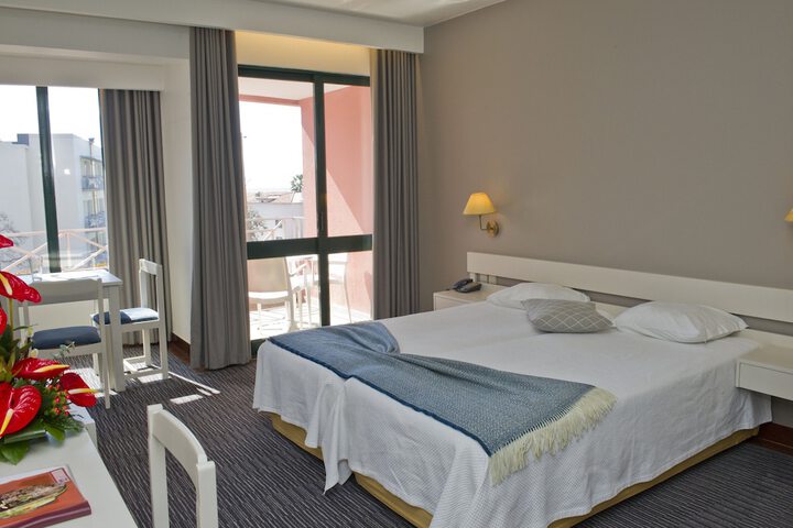 Room 10 of 34