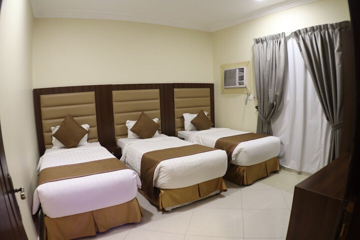 Room 26 of 80