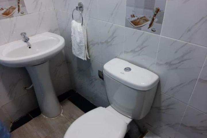 Room 6 of 19