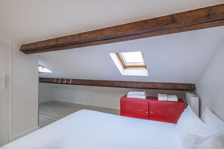 Room 12 of 29