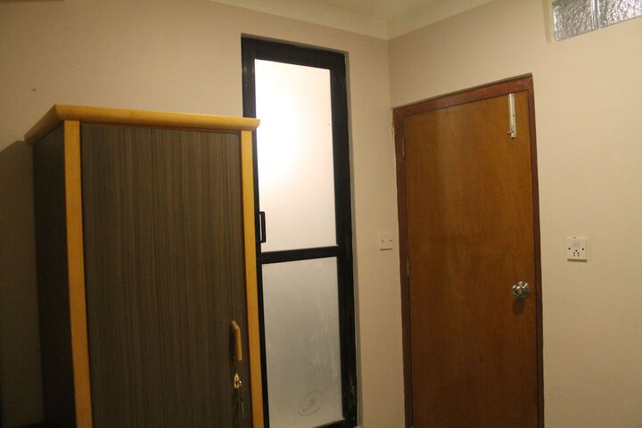 Room 7 of 90